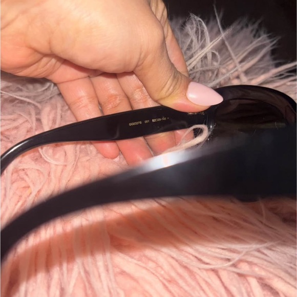 Gucci Black Square Sunglasses with Gold GG Emblems - Picture 6 of 7